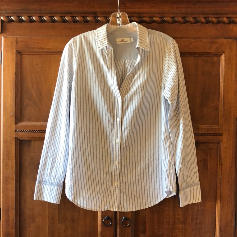 EUC Ladies Vineyard Vines size 6  shirt